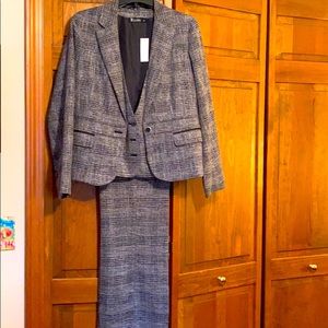 Women’s suit